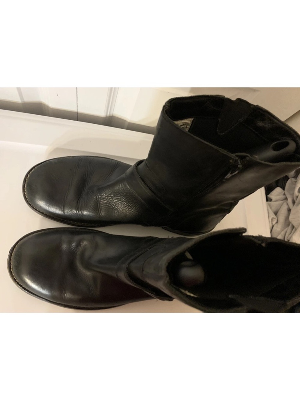Red Tape Men's Sz 10.5 Salisbury Buckle Black Leather Side Zip Ankle Biker Boots - Picture 7 of 9
